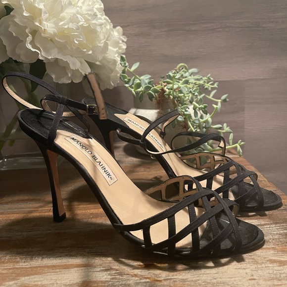 Manolo Blahnik 39 - Picture 1 of 4